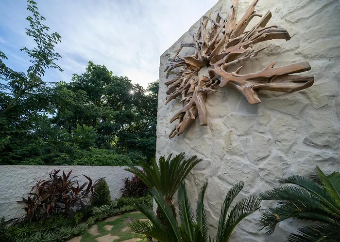Nayandra * Uluwatu
