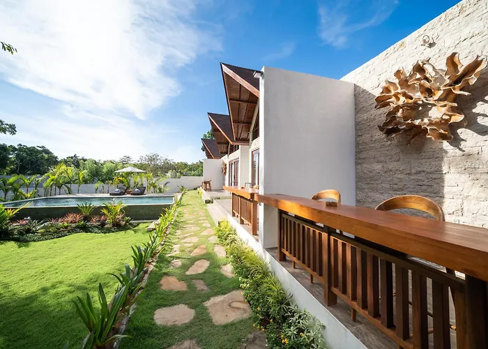 Nayandra Hotel *