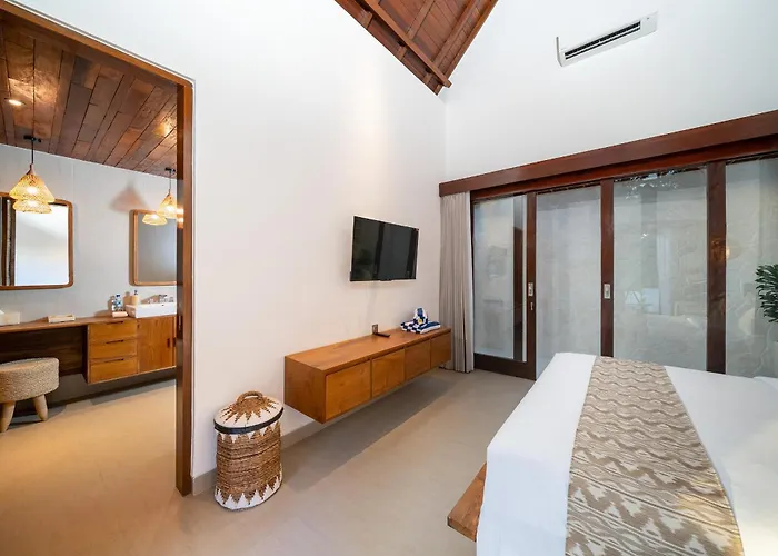 Nayandra Hotel *